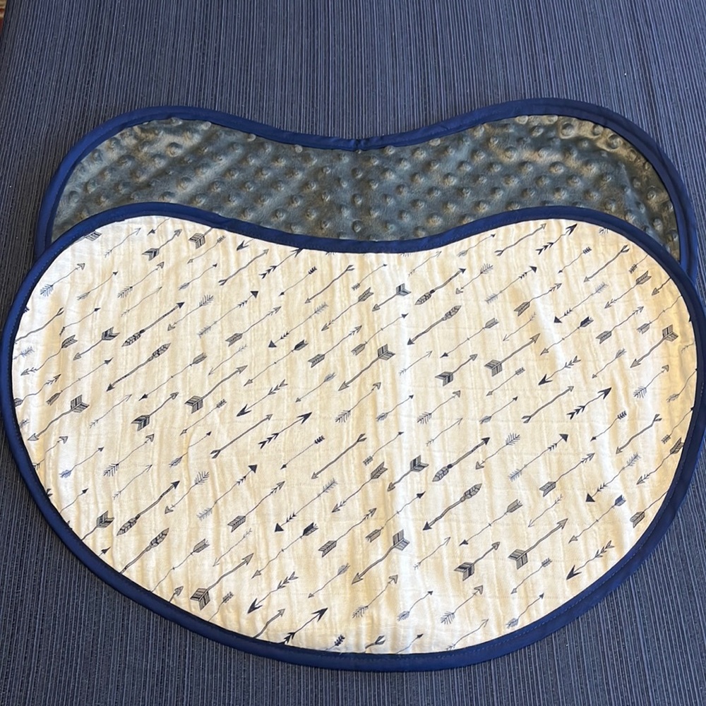 Large arrows baby burp cloth